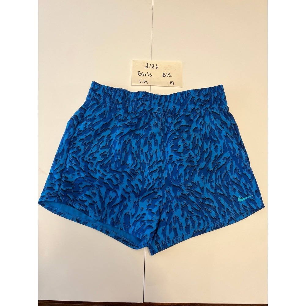 Girls large Nike‎ shorts (2126)